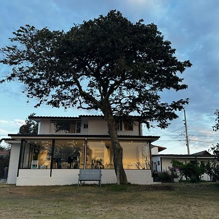 Springhills Quito Airport Hotel Tababela Exterior photo