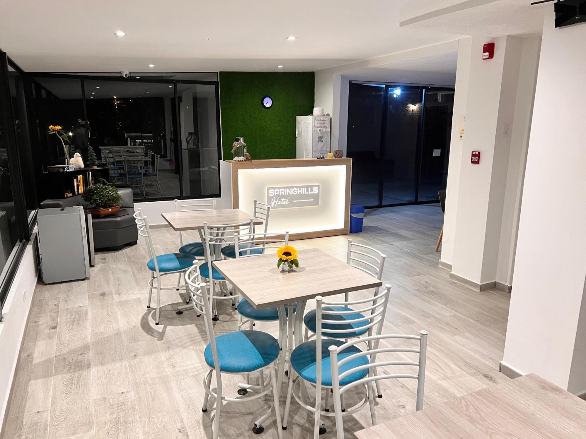 Springhills Quito Airport Hotel Tababela Exterior photo