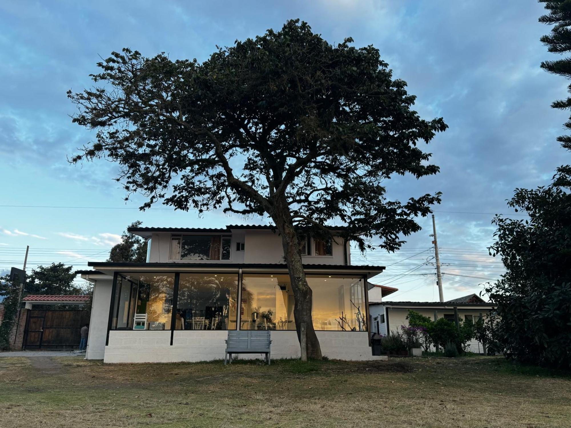 Springhills Quito Airport Hotel Tababela Exterior photo
