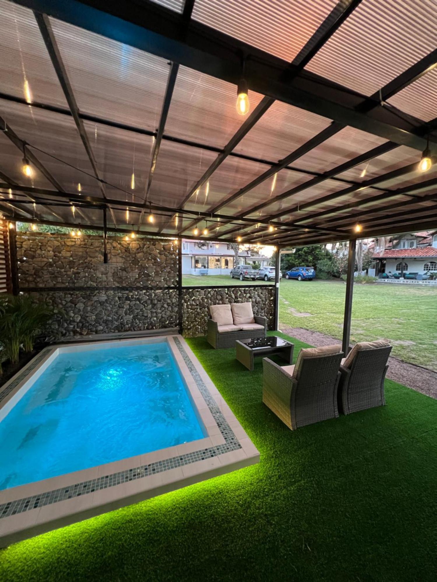 Springhills Quito Airport Hotel Tababela Exterior photo