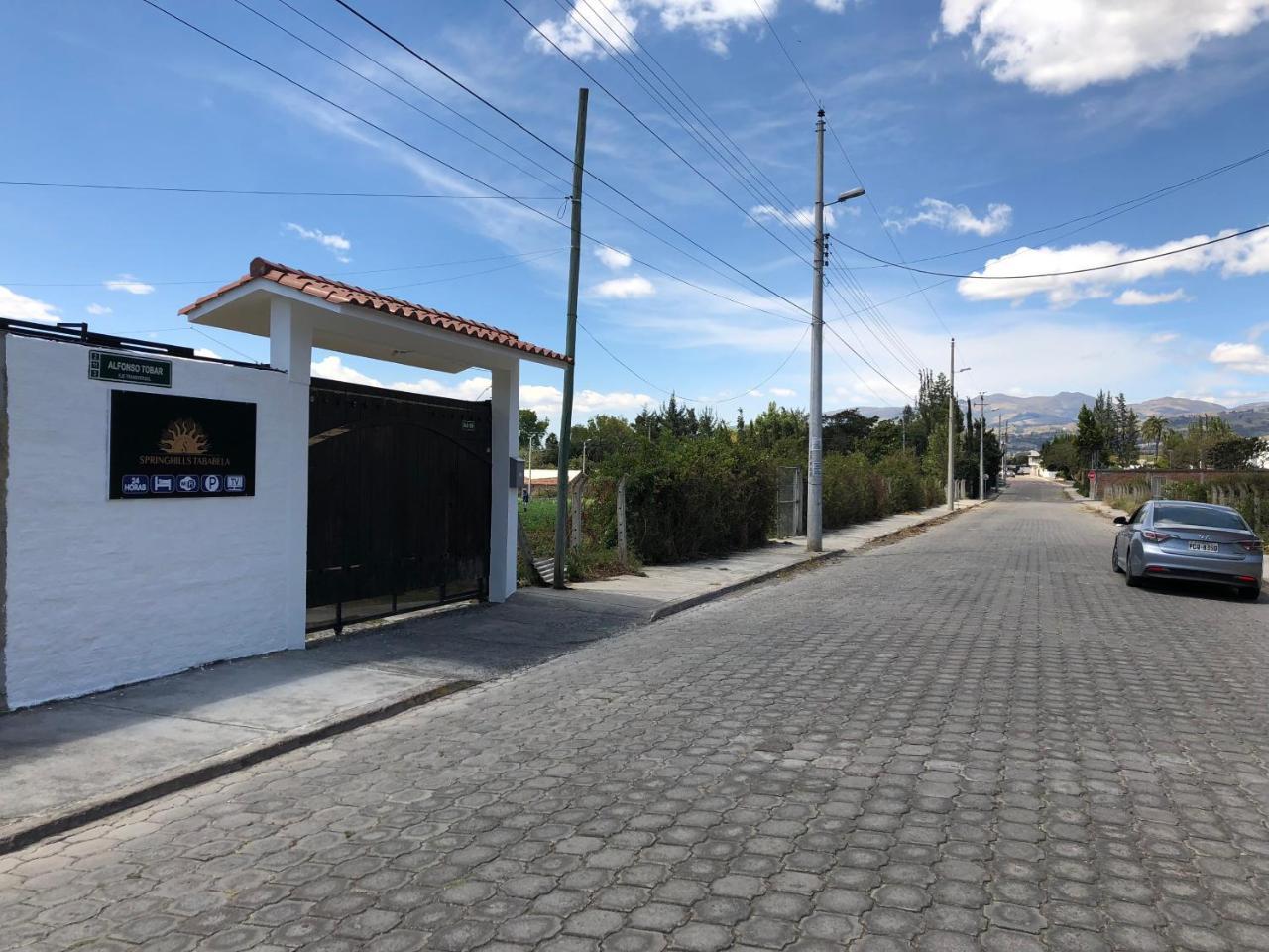 Springhills Quito Airport Hotel Tababela Exterior photo